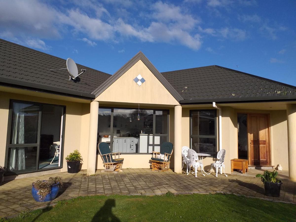 My Place Bnb Tuatapere Exterior photo