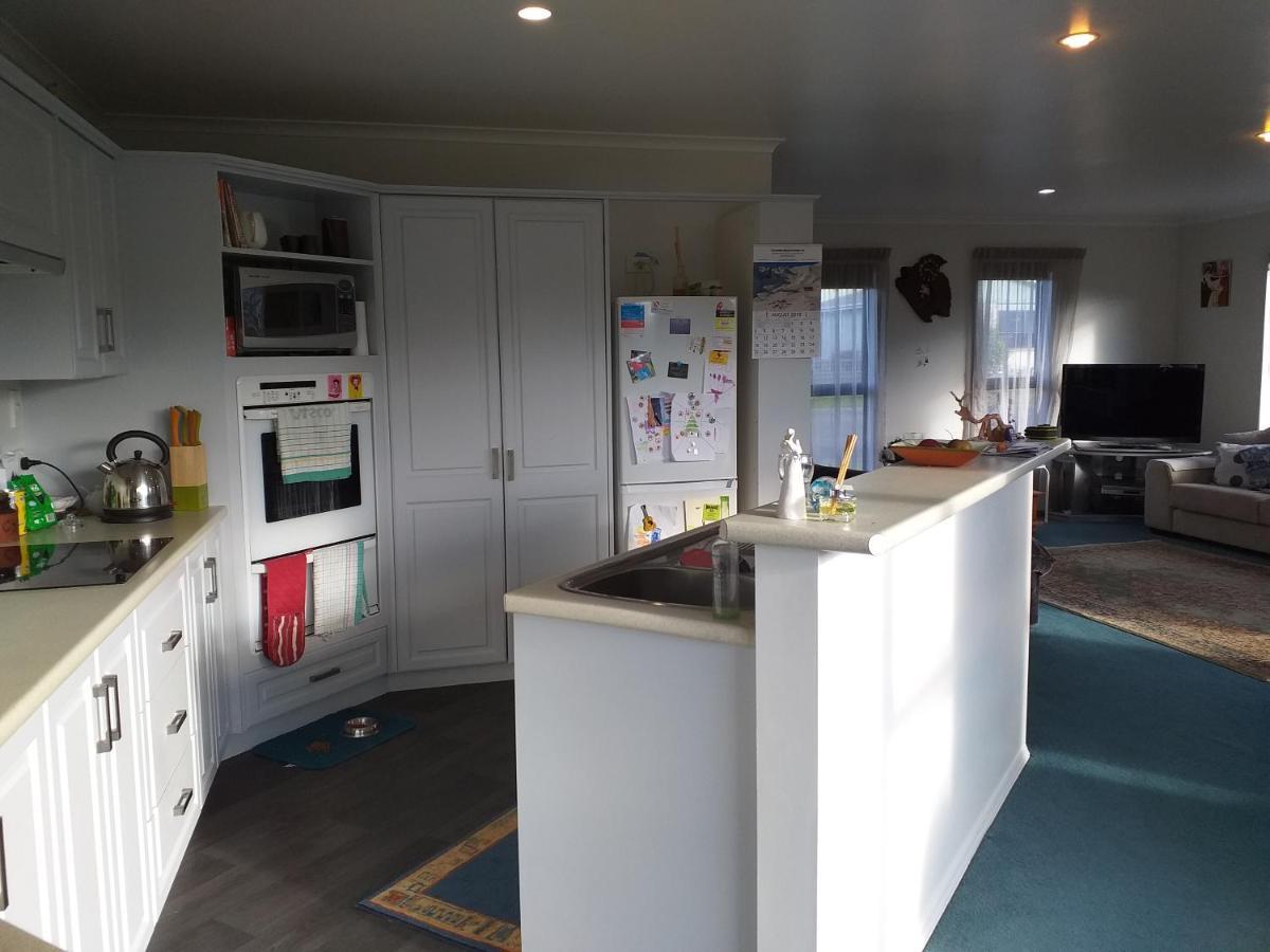 My Place Bnb Tuatapere Exterior photo